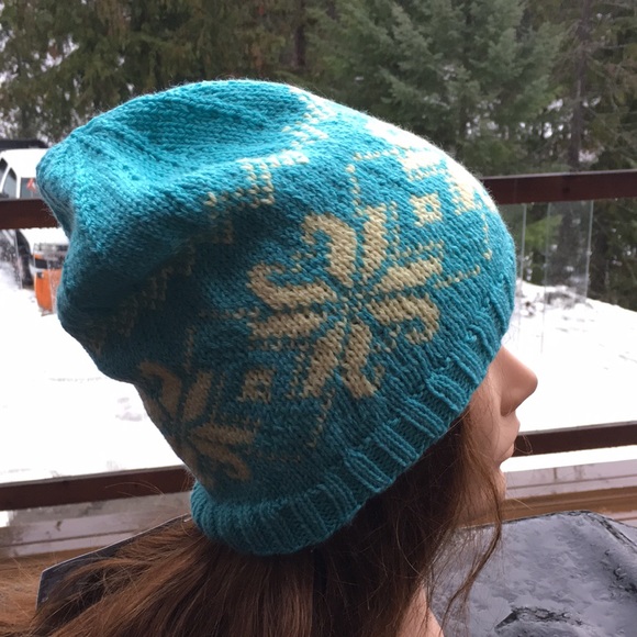Hand Knit Nordic Hat/Toque - Picture 3 of 6